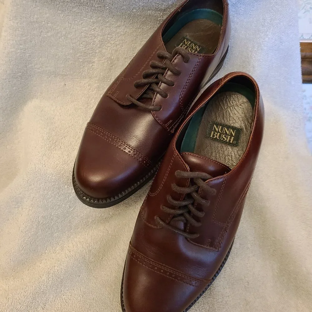 NUNN BUSH MEN'S BROWN LEATHER CAP-TOE OXFORD -SIZE 8.5 MEDIUM